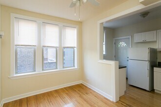 559 W Aldine Ave in Chicago, IL - Foto de edificio - Building Photo