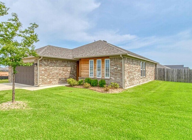 8712 Thera Dr in Oklahoma City, OK - Building Photo - Building Photo