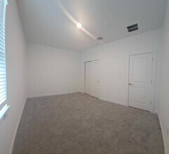 8442 Bay Oaks Dr in Baytown, TX - Building Photo - Building Photo