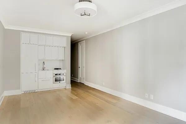 220 West 24th Street in New York, NY - Building Photo - Building Photo