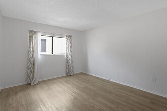 17204 Chatsworth St in Los Angeles, CA - Building Photo - Building Photo