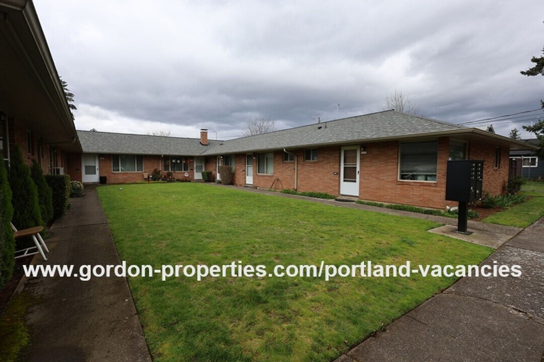 1171 NE 65th Ave in Portland, OR - Building Photo