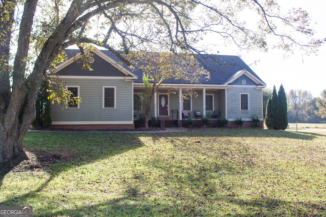 1100 Walton Mill Rd in Madison, GA - Building Photo