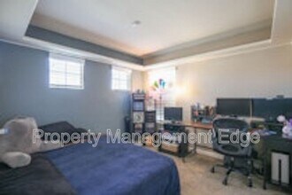 33293 Calle Cantu in Temecula, CA - Building Photo - Building Photo