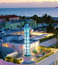 834 Ocean Dr in Miami Beach, FL - Building Photo - Building Photo