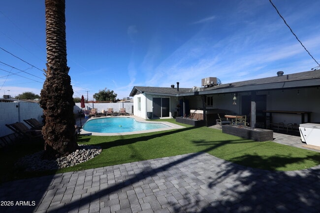 property at 1011 W Elna Rae St