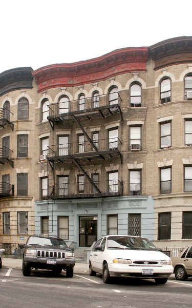 945 Park Pl in Brooklyn, NY - Building Photo