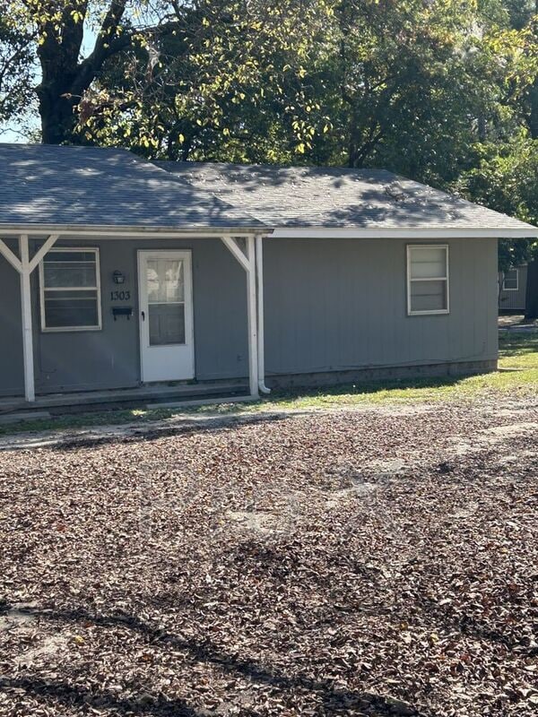 1301 E 9th St in Pittsburg, KS - Building Photo - Building Photo