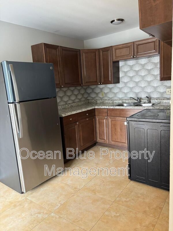 1947 Ricardo Ave in Ft. Myers, FL - Foto de edificio - Building Photo