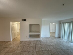 14001 Fairway Island Dr in Orlando, FL - Building Photo - Building Photo