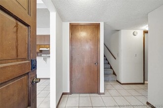 6738 S 78th East Ave in Tulsa, OK - Foto de edificio - Building Photo