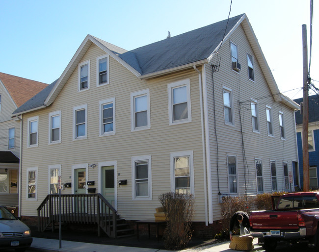 30 Dolsen Pl in Stamford, CT - Building Photo - Building Photo