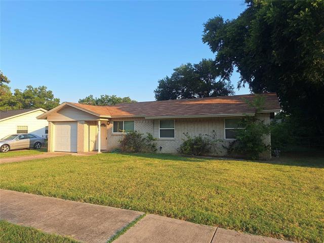6417 Dream Ln in Watauga, TX - Building Photo