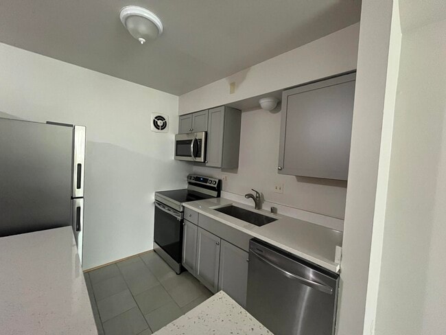 3811 S 35th St in Greenfield, WI - Building Photo - Building Photo