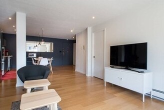 43 Bellvista Rd, Unit #1 in Boston, MA - Foto de edificio - Building Photo