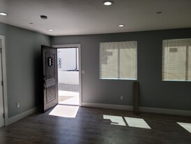 1635 E 81st St in Los Angeles, CA - Building Photo