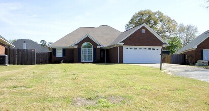 3304 Chariot Ct in Phenix City, AL - Building Photo - Building Photo