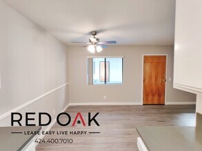 4451 Vista Del Monte Ave in Los Angeles, CA - Foto de edificio - Building Photo