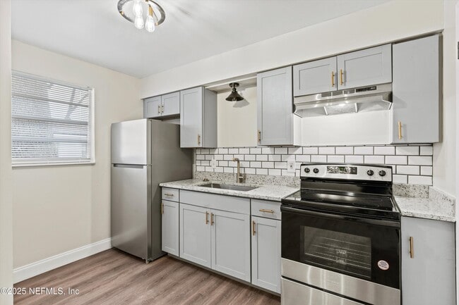 3329 Mayflower St in Jacksonville, FL - Building Photo - Building Photo