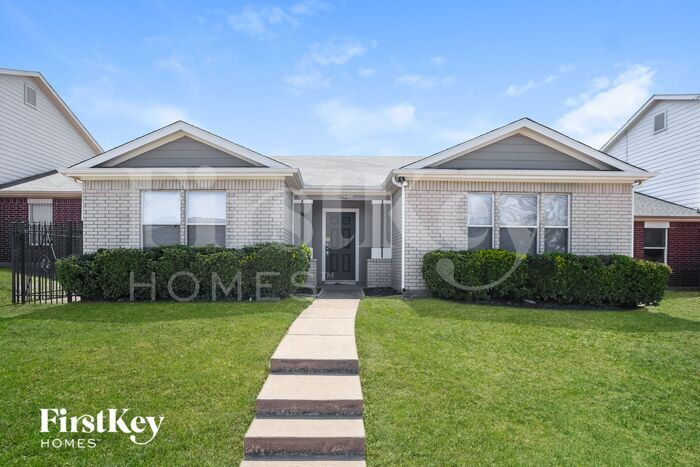 842 Trinity Ln in Dallas, TX - Building Photo