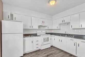701 Linwood Dr in Harrisonville, MO - Building Photo - Building Photo
