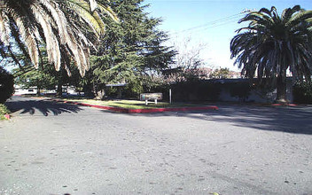 Sutter Park in Carmichael, CA - Building Photo - Building Photo