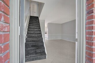 12 NE 20th Ct in Wilton Manors, FL - Building Photo - Building Photo