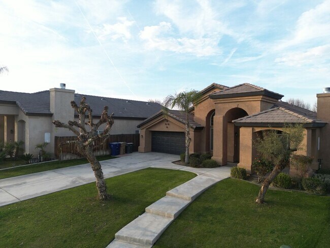 9314 Degranvelle Dr in Bakersfield, CA - Building Photo - Building Photo