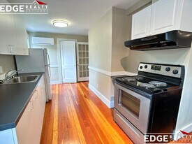 557 Washington St, Unit 1 in Boston, MA - Building Photo