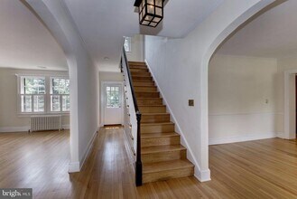 4706 32nd St N in Arlington, VA - Building Photo - Building Photo