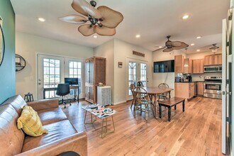 710 Lake Drive 9 in Lexington, NC - Foto de edificio - Building Photo