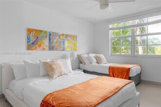 19901 E Country Club Dr in Miami, FL - Building Photo - Building Photo