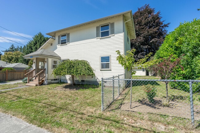 815 E Rio Vista Ave in Burlington, WA - Building Photo - Building Photo