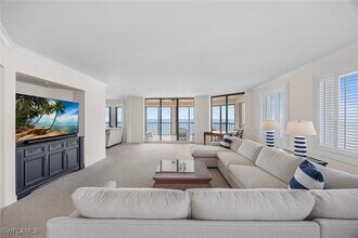 8171 Bay Colony Dr in Naples, FL - Building Photo - Building Photo