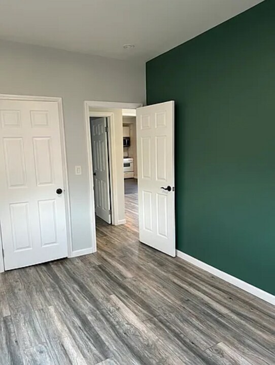 217 Wagaraw Rd in Hawthorne, NJ - Building Photo