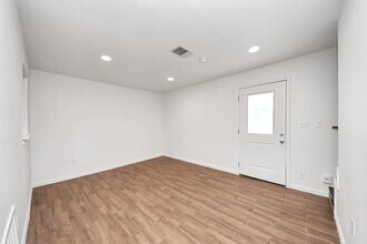 12068 Beechnut St in Houston, TX - Building Photo - Building Photo