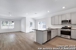 9242 Landa Falls in San Antonio, TX - Building Photo - Building Photo