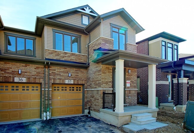 400 Newman Dr in Cambridge, ON - Building Photo - Building Photo