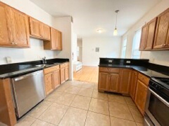 52 Delle Ave, Unit #2