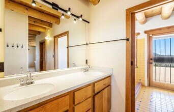54 Old Agua Fria Rd W in Santa Fe, NM - Building Photo - Building Photo