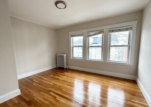120 Hillside St, Unit 2 in Boston, MA - Building Photo - Building Photo
