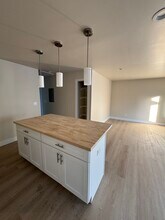 11720 Utah Ave, Unit B in South Gate, CA - Building Photo - Building Photo