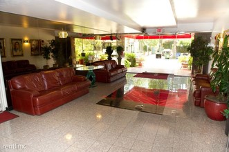 10811 Ashton Ave in Los Angeles, CA - Building Photo - Building Photo