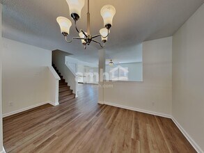 10275 Holly Berry Cir in Fishers, IN - Building Photo - Building Photo