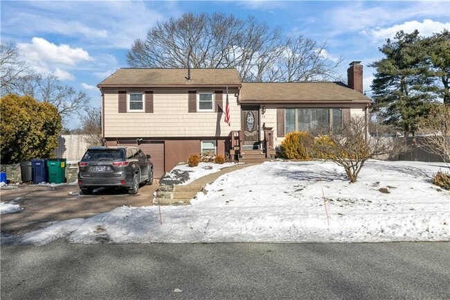 84 Birchwood Dr in North Kingstown, RI - Building Photo - Building Photo