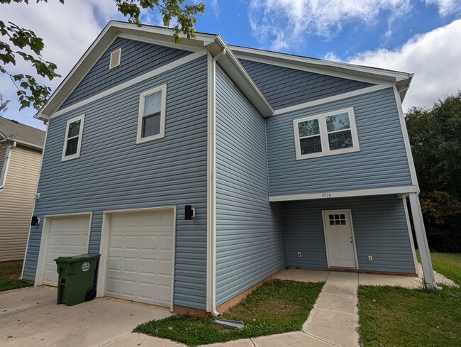 Room in House on Stone Mountain Dr in Gastonia, NC - Building Photo - Building Photo
