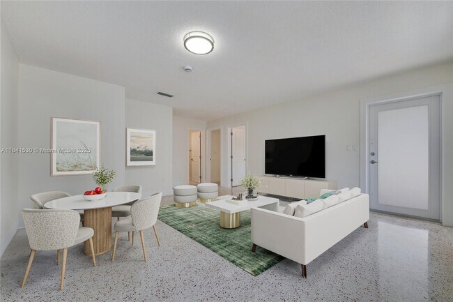 3334 SW 24th St in Miami, FL - Building Photo - Building Photo
