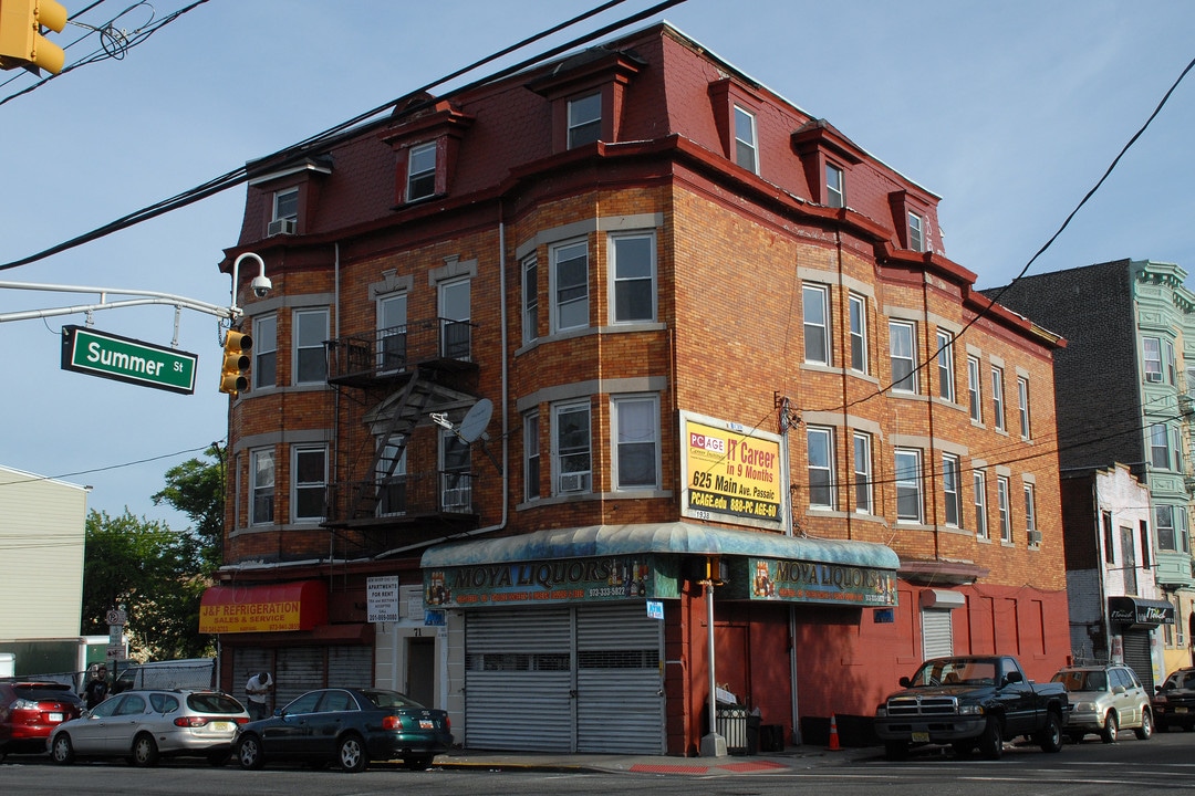 71-73 Park Ave in Paterson, NJ - Building Photo