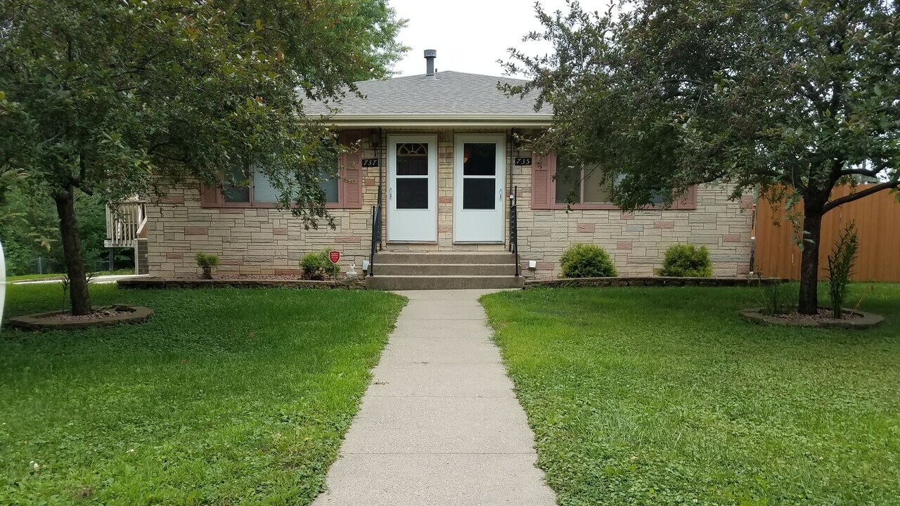 735 3rd St in St. Paul Park, MN - Building Photo