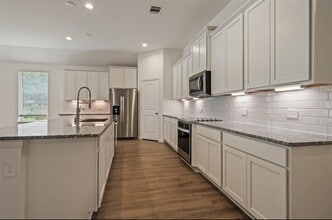 177 Jim Hall Ln in New Waverly, TX - Building Photo - Building Photo